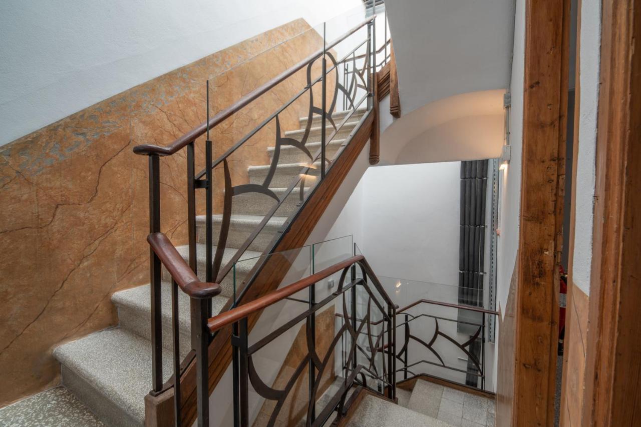 Feelathome Stadium Apartments Оспиталет-де-Льобрегат Экстерьер фото